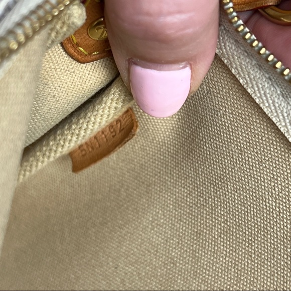 ❌SOLD❌Louis Vuitton Damier Azur Eva Crossbody Clutch - Picture 5 of 10